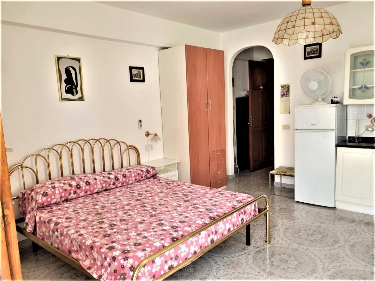 Case Vacanza Armando Lipari Canneto  Exterior foto