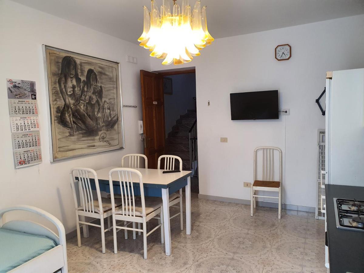 Case Vacanza Armando Lipari Canneto  Habitación foto